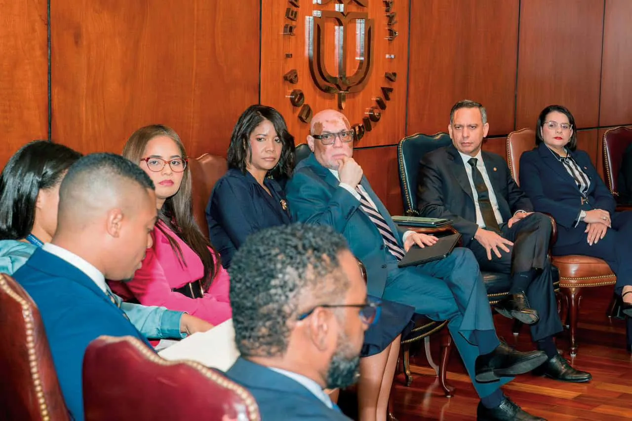 Aumento salarial jueces 30% tras paro.