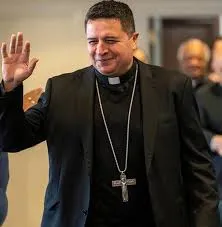 Obispo salvadoreño asume en Virginia Occidental.