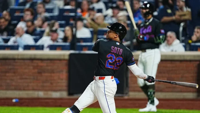 Juan Soto celebra su jonrón 250 en Nueva York.