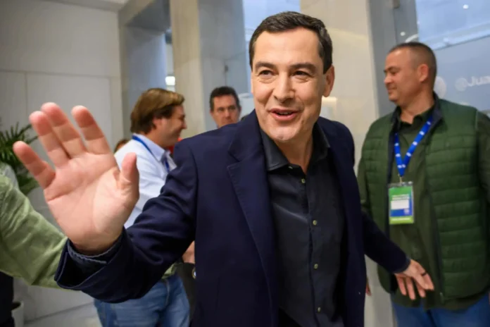 PP gana elecciones en Andalucía, mayoría absoluta.