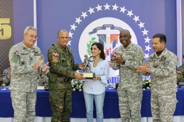Cierre de entrenamiento militar en Las Calderas