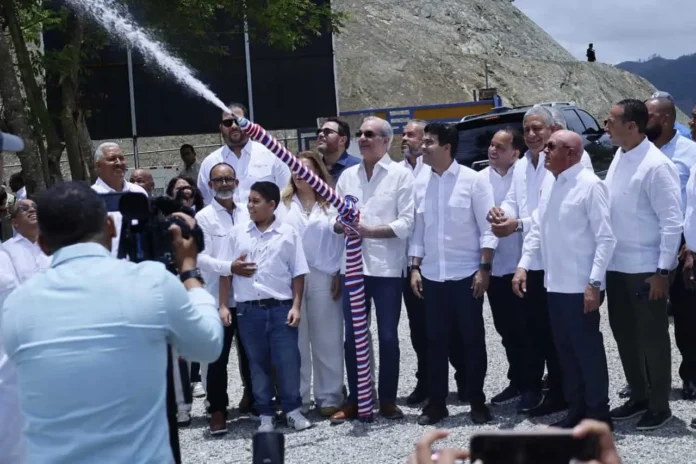 Inauguración del acueducto en Ocoa.
