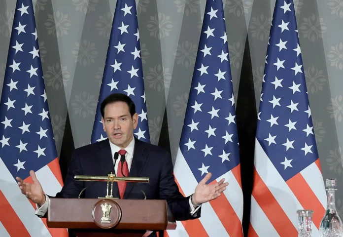 Rubio firma acuerdos en Armenia con Mirzoyán.