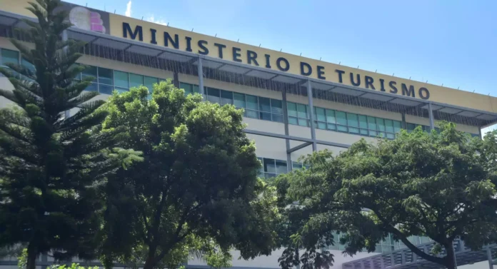 Evacuación en el Ministerio de Turismo.