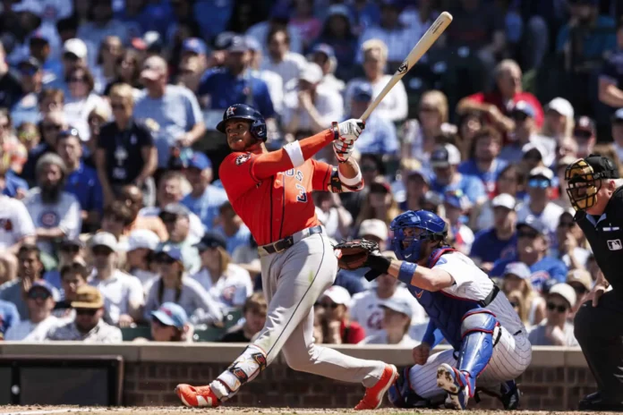 Astros celebran victoria sobre Cachorros 8-5