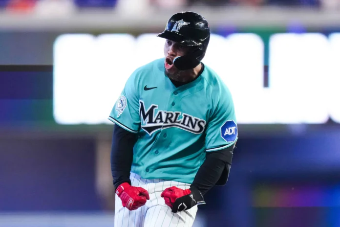 Marlins celebran victoria con jonrón decisivo.
