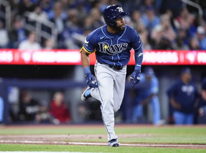 Mullins celebra jonrón en victoria de Rays
