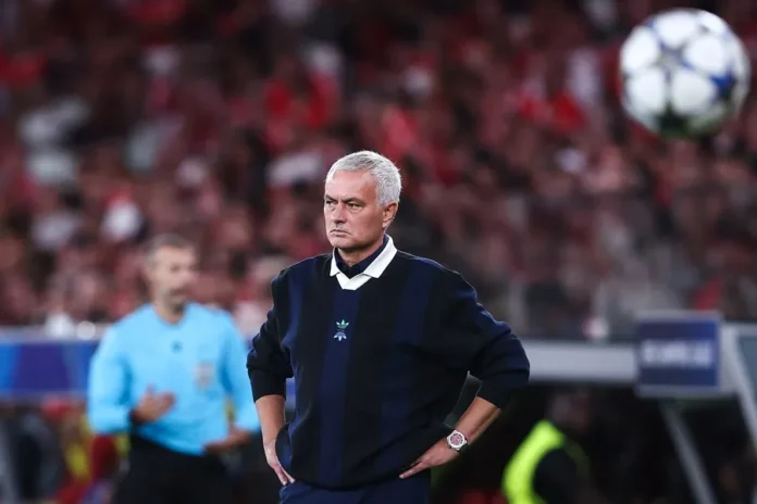 Benfica ofrece renovación a Mourinho.