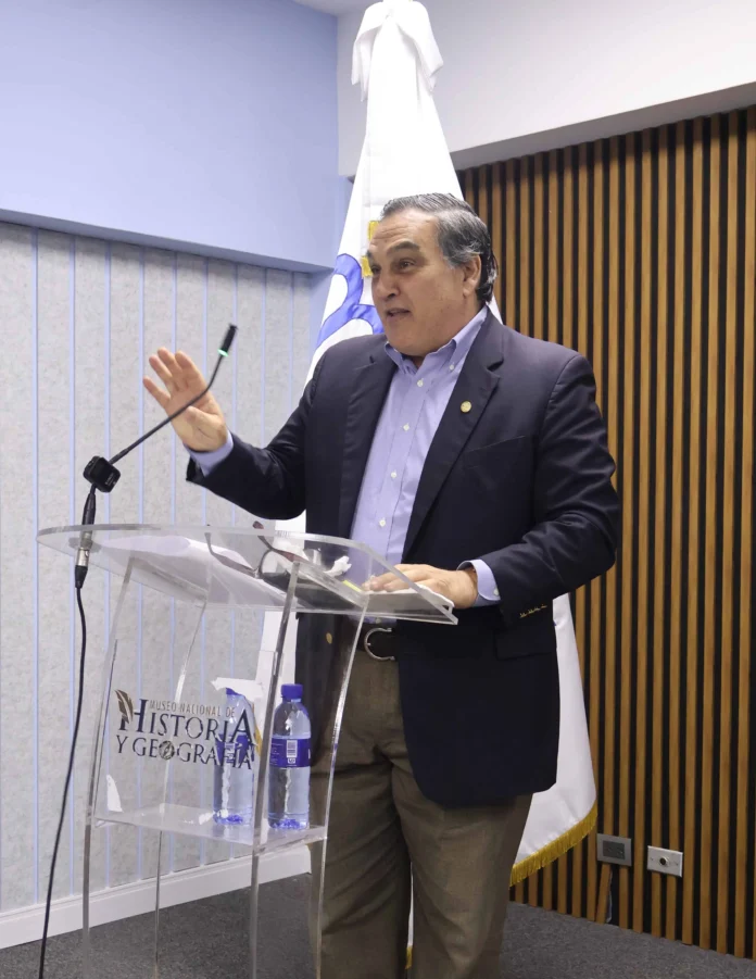 Conferencia sobre la caída de Trujillo.
