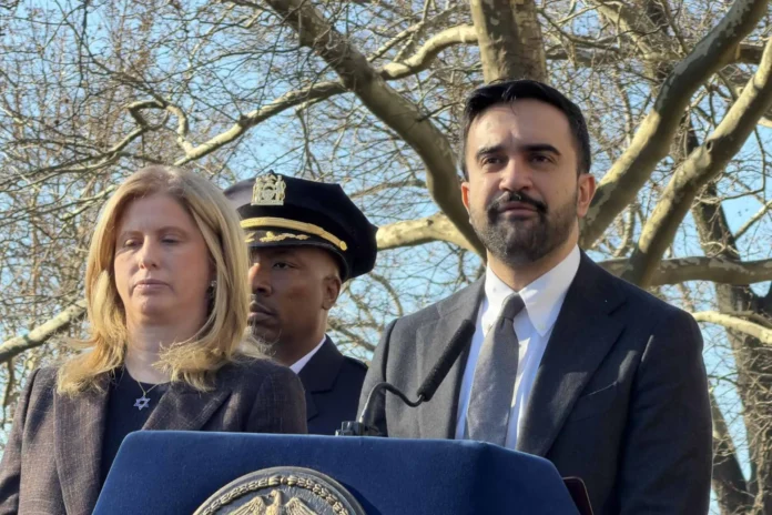 Empresarios consideran dejar Nueva York por impuestos.