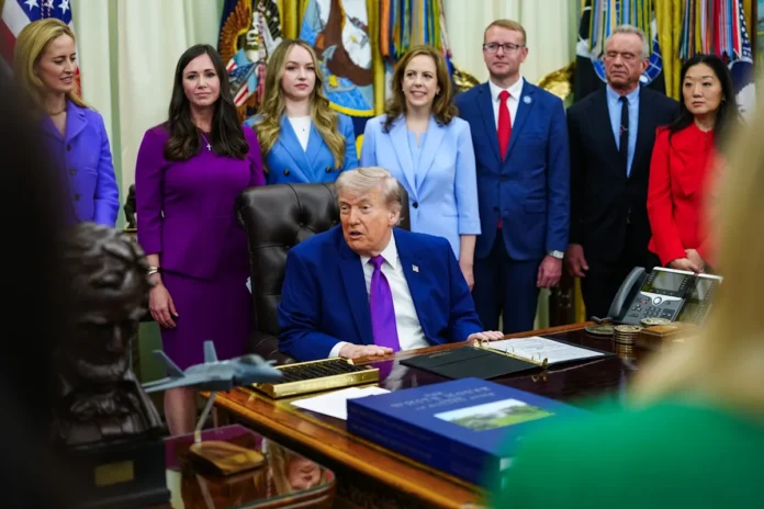 Trump no se arrepiente de salir de la OMS
