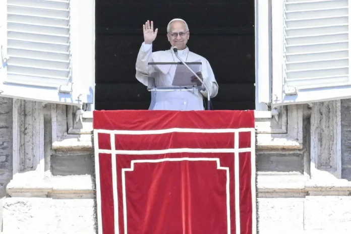 Vaticano defiende al papa tras críticas.