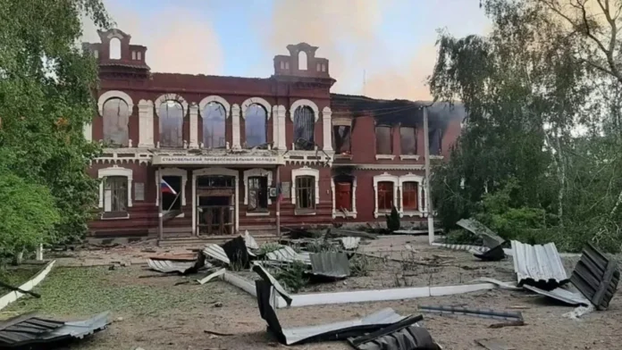 Ataque a escuela en Starobelsk, Ucrania.