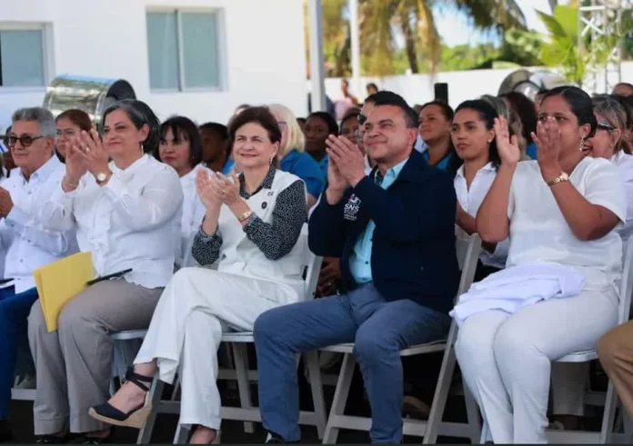 Raquel Peña promueve diálogo en República Dominicana.
