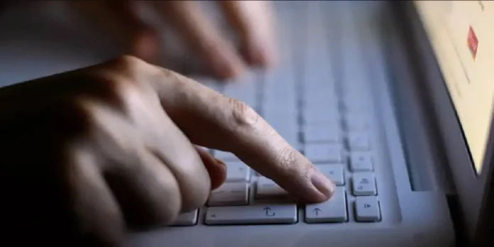 Menores en Colombia sufren abusos digitales.