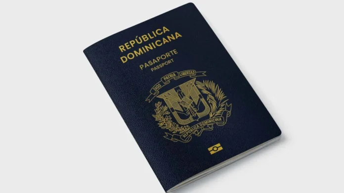 Dominicanos renuevan pasaporte sin restricciones.