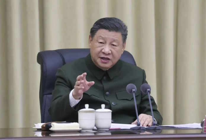 Xi Jinping y Shehbaz Sharif en Pekín.