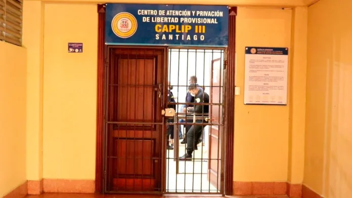 Reducción de hacinamiento en cárcel de Santiago.