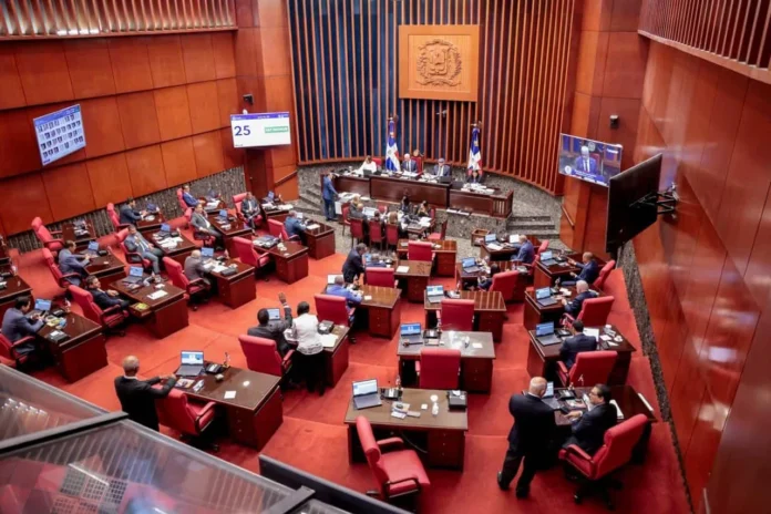 Senadores desconocen acuerdo RD-EE. UU. sobre deportados