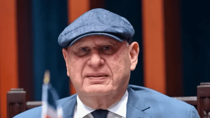Senador Catrain propone ley contra feminicidios.