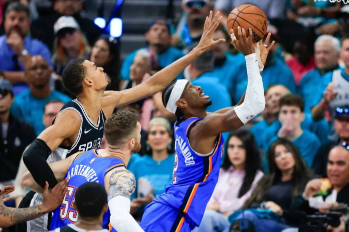 Thunder celebra victoria sobre Spurs en playoffs