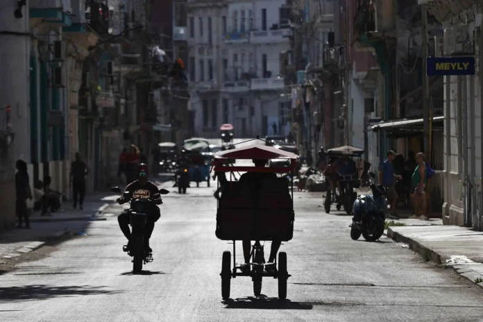 Apagones récord en Cuba afectan 70% del país