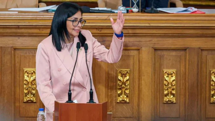 Delcy Rodríguez invita a jóvenes migrantes.