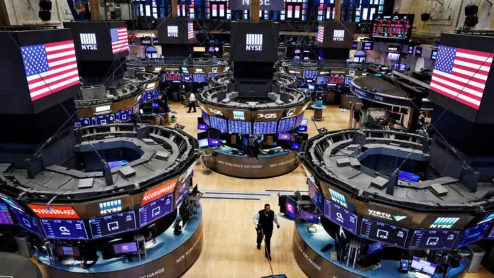 Wall Street cierra mixto por inflación y petróleo.