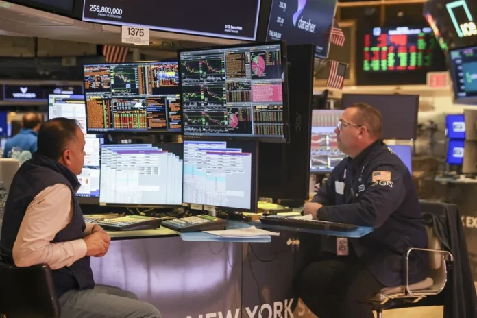 Wall Street cierra en verde, Nasdaq récord.