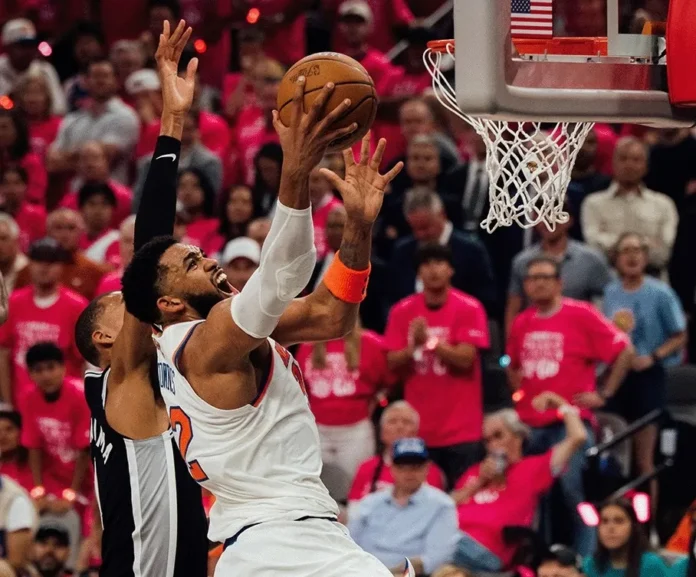 Karl-Anthony Towns destaca en Finales NBA 2026.