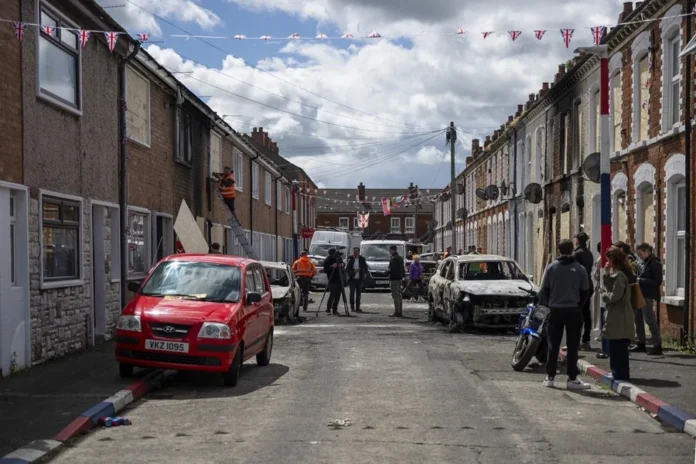 Familia de Stephen Ogilvy pide paz en Belfast.