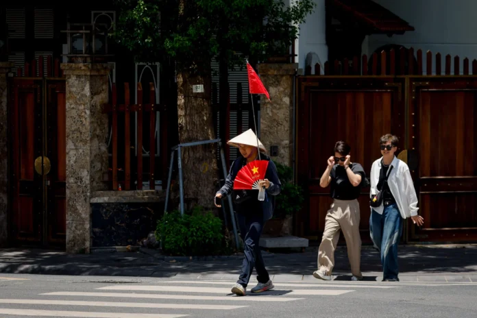 Vietnam multa por difundir información falsa.