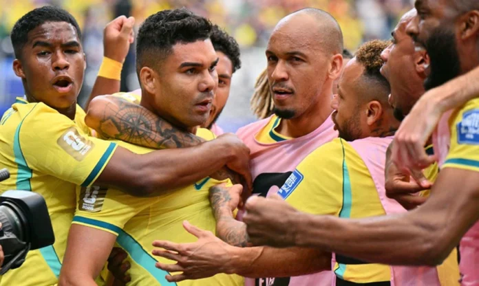 Casemiro y Martinelli celebran victoria de Brasil