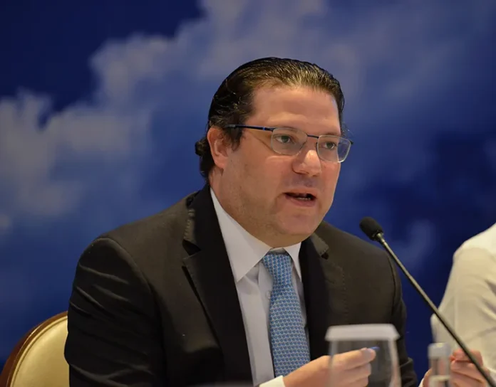 Sanz Lovatón descarta roles en campaña electoral.