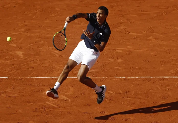 Auger-Aliassime avanza en Roland Garros 2023