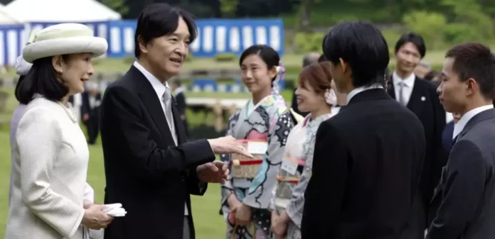 Japón modifica sucesión imperial por escasez