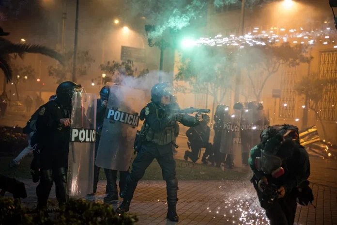 Fiscalía pide cárcel para exjefe policial peruano.