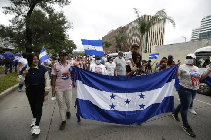 Protestas de maestros y médicos en Honduras