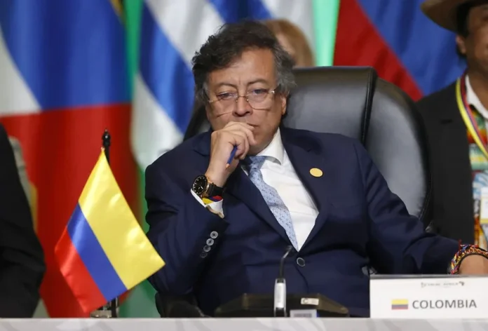Gustavo Petro suspendido como presidente de Colombia