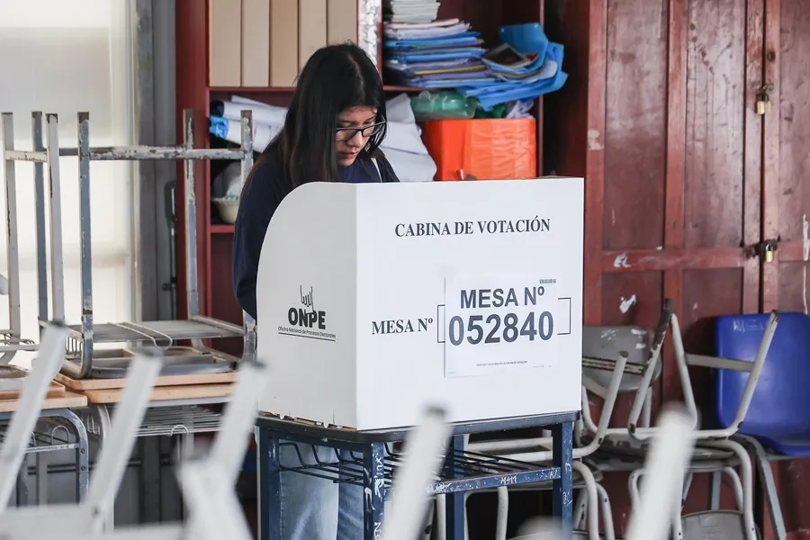 Cancillería de Perú rechaza interferencia electoral.