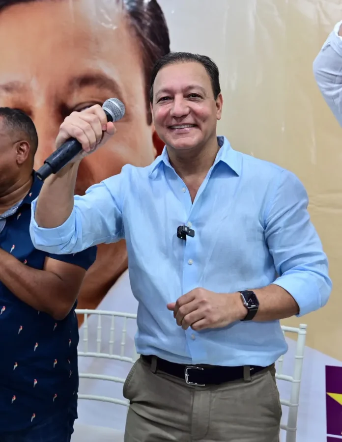 Abel Martínez se prepara para la presidencia.