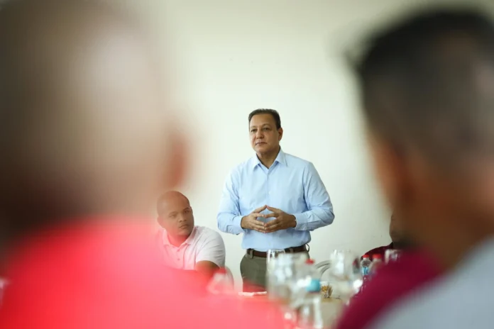 Abel Martínez exige acciones concretas en Santiago.