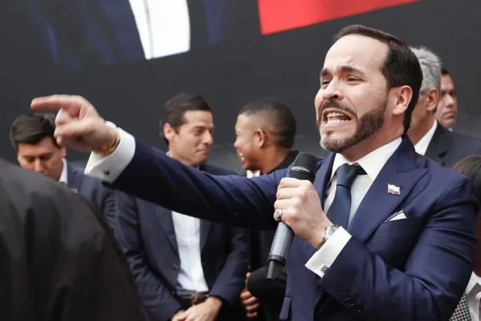 Abelardo de la Espriella evalúa su gabinete presidencial.