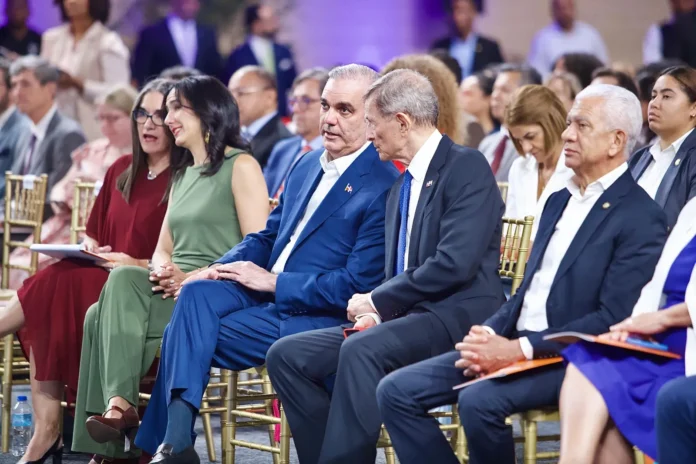 Abinader destaca consensos para estabilidad democrática