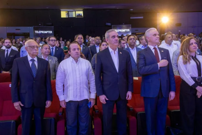 Homenaje a Hatuey De Camps en UASD
