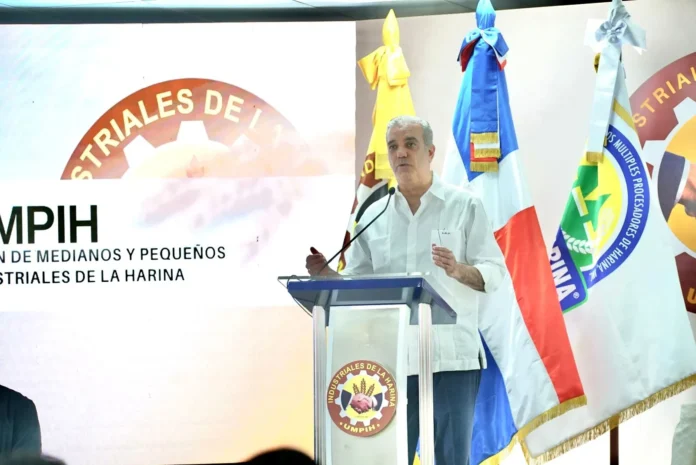 Abinader apoya a industriales de la harina