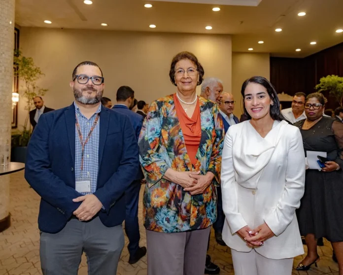Abinader y Geerlings-Simons en encuentro oficial.