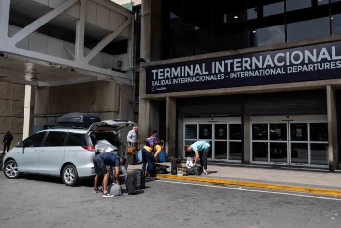 Aeropuertos de Venezuela reanudan operaciones.