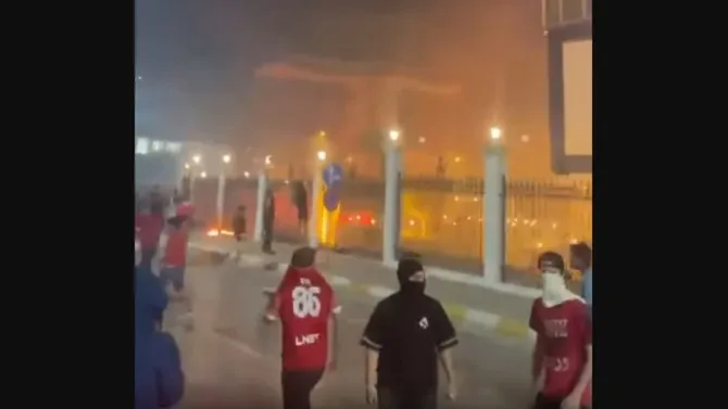 Incendio en edificio gubernamental en Libia