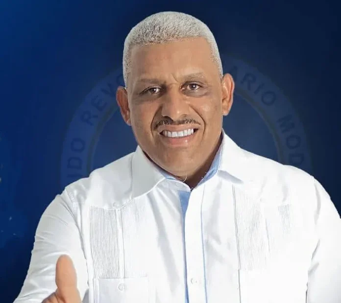 Alcalde denuncia estafa con su nombre.